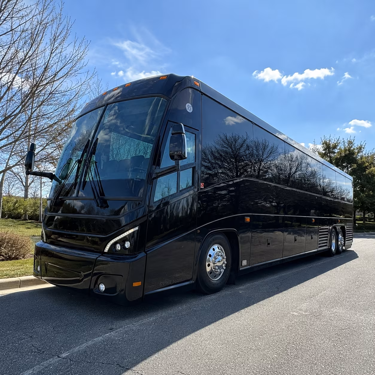 shuttle buses between walnut creek and travis air force base